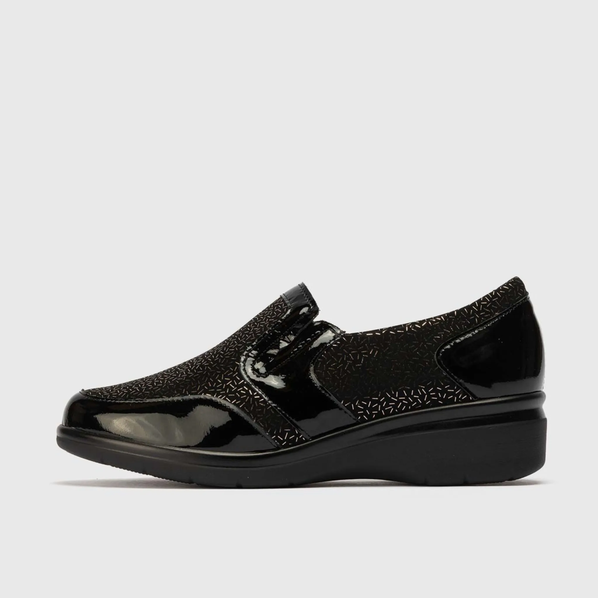 10020  Negro Leather Flats
