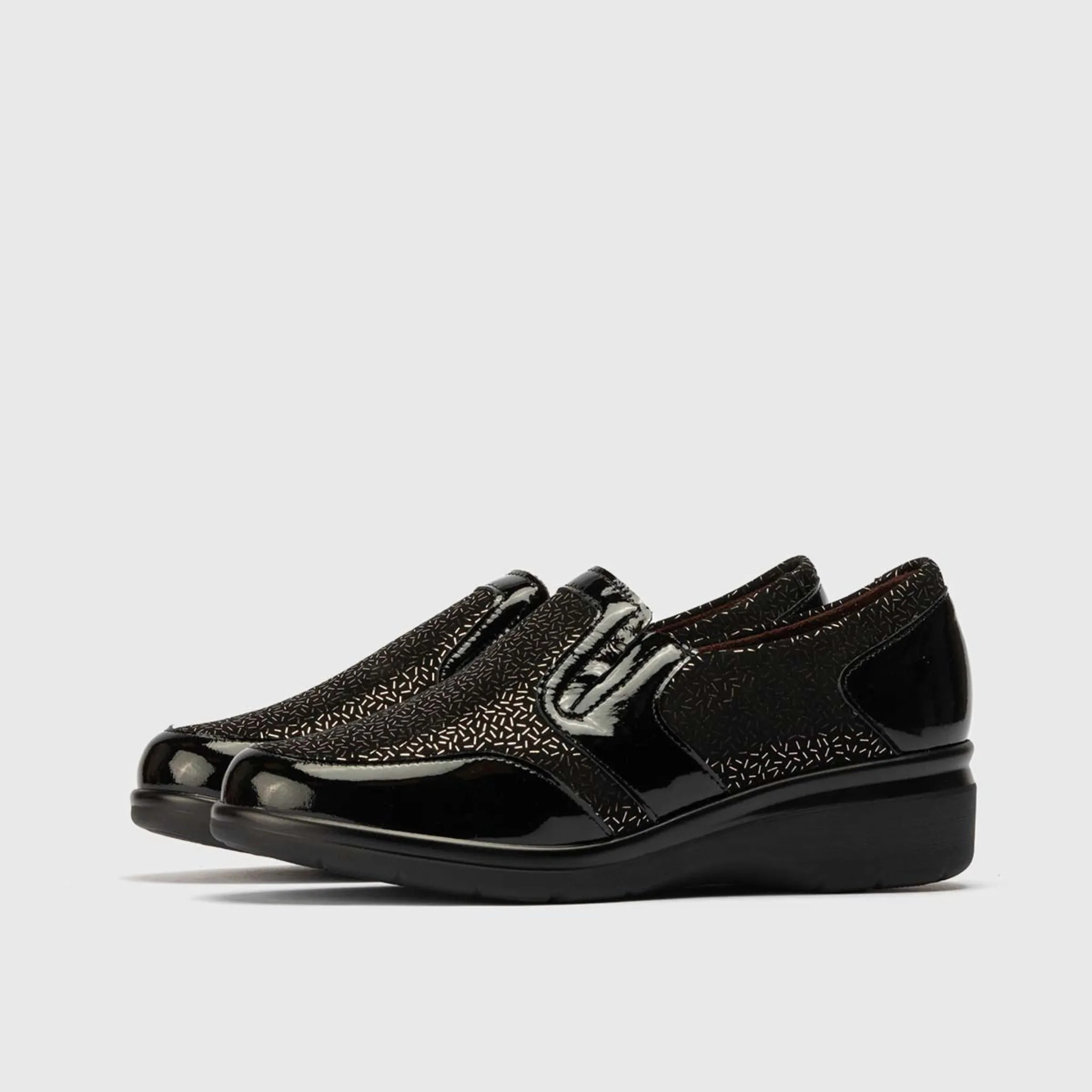 10020  Negro Leather Flats
