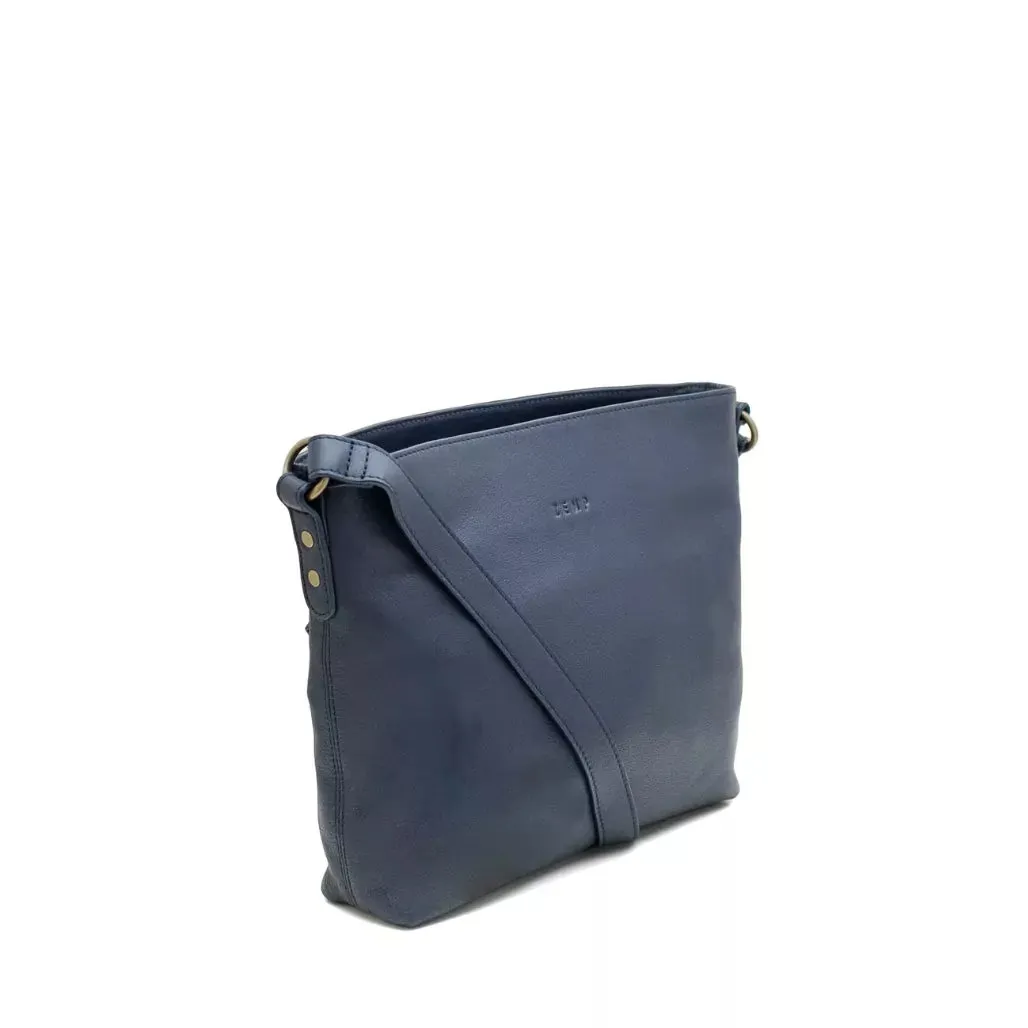 A Orlando Zemp in Navy