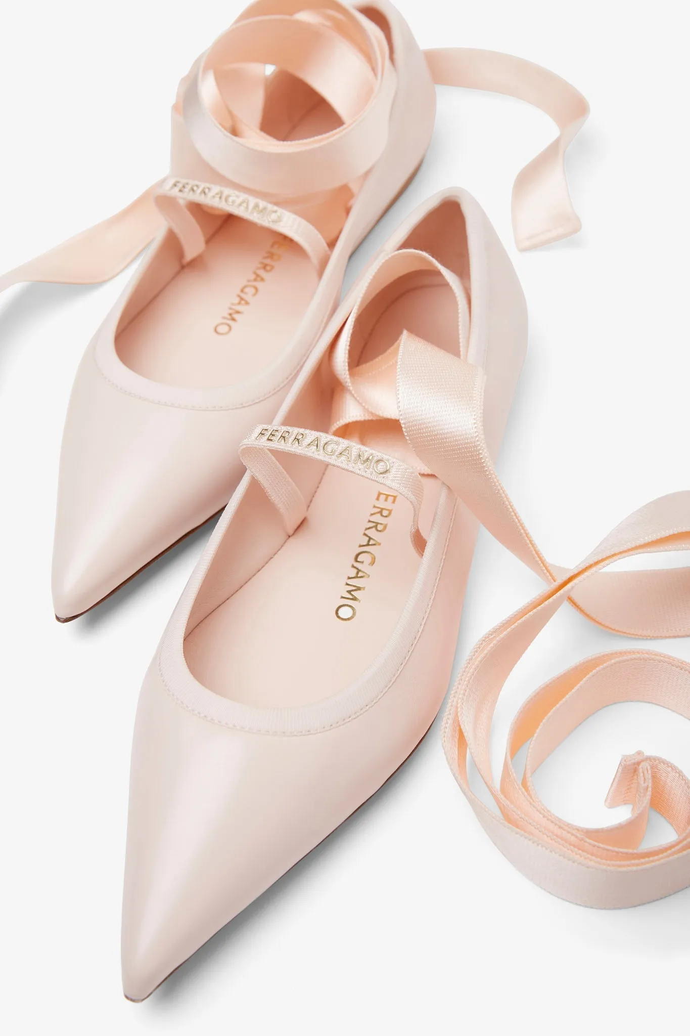 Ankle ribbon pink ballet flats