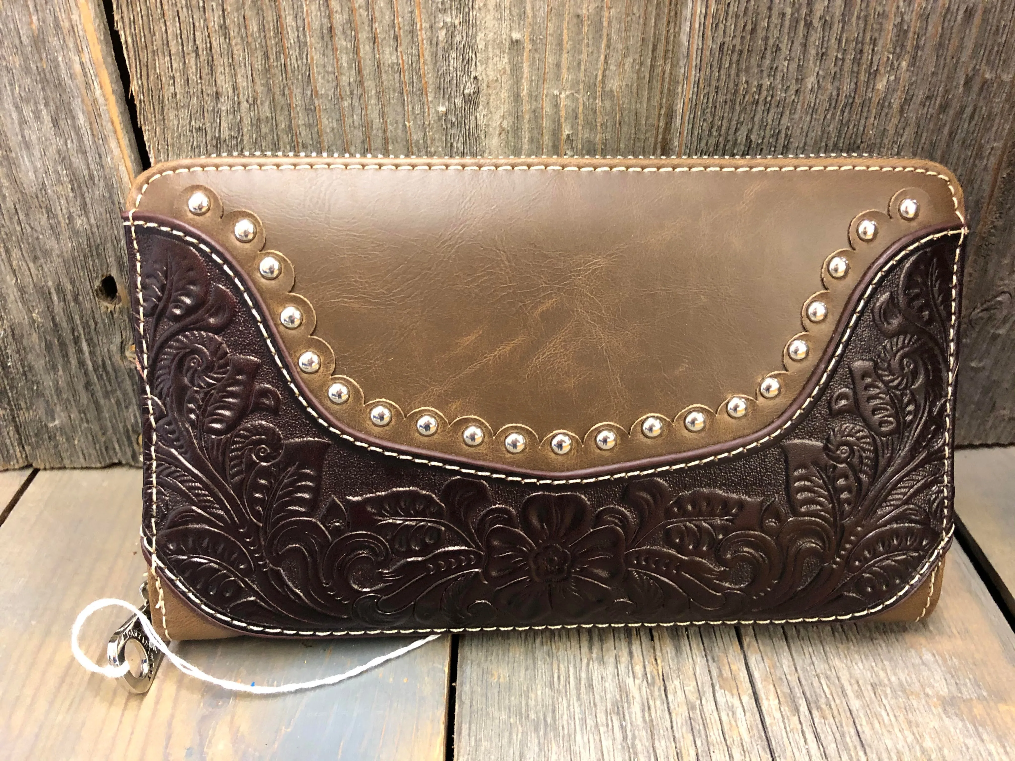 BGWRL-W003CF Wallet - Tooled/Silver Studs