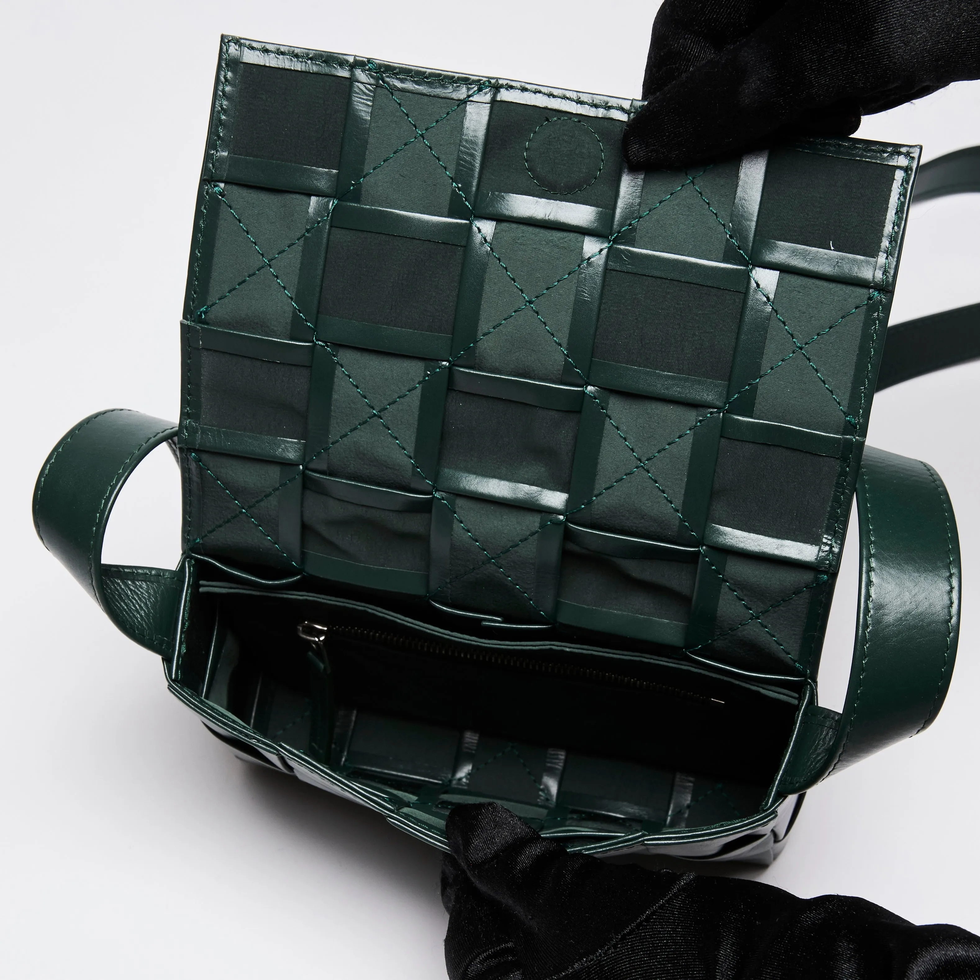 Bottega Veneta Intrecciato-Woven Calfskin Leather Cassette Bag