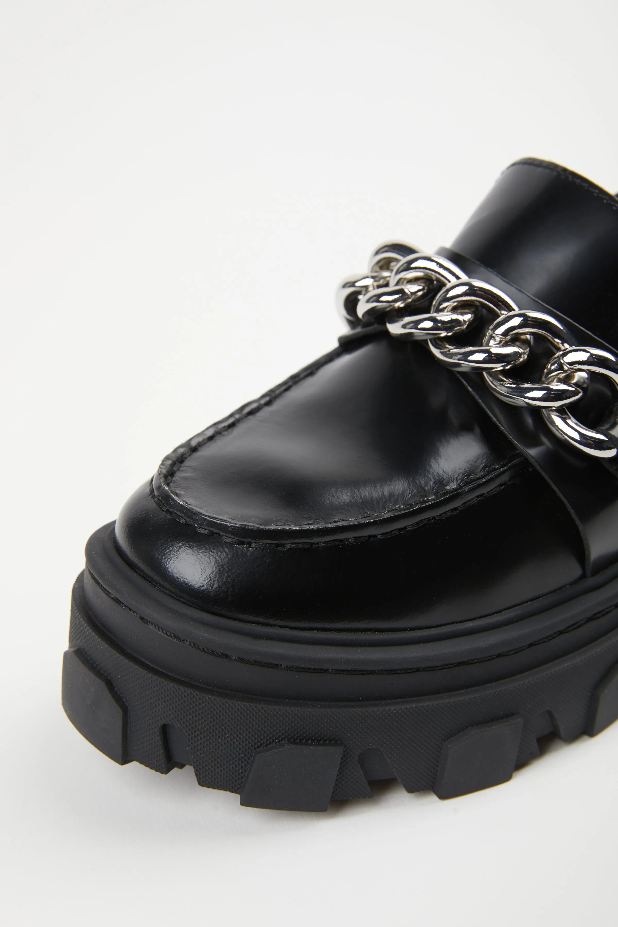 CHAIN-EMBELLISHED LEATHER LOAFERS