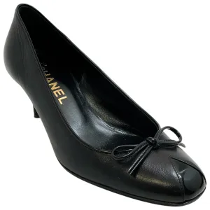 Chanel Black Leather Kitten Heel Pumps with Patent Toe and Bow