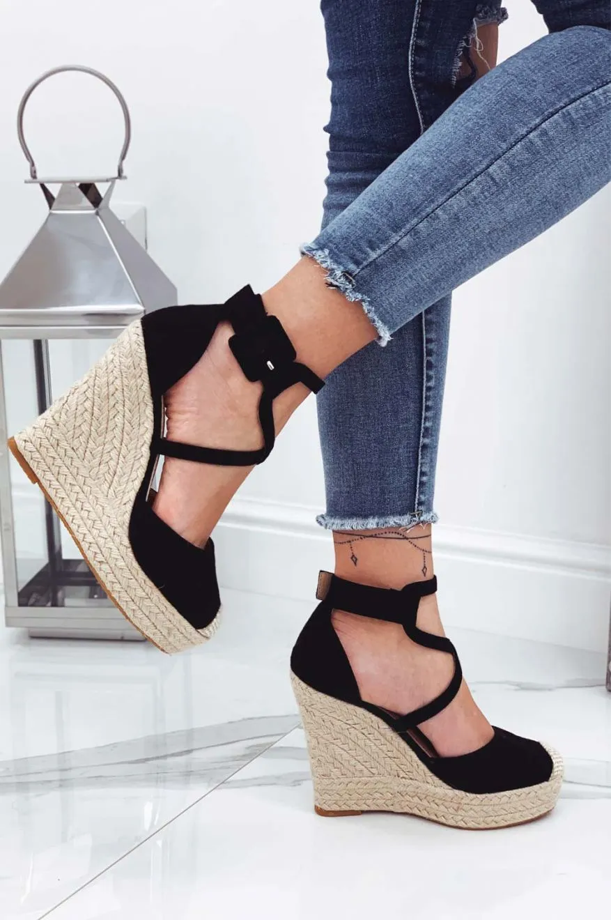 Espadrilles nere con zeppa e fasce ad incrocio