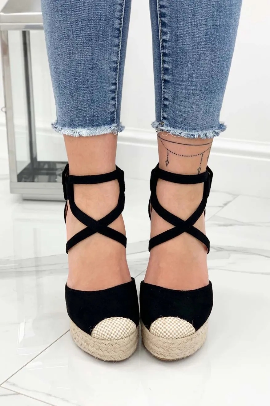 Espadrilles nere con zeppa e fasce ad incrocio