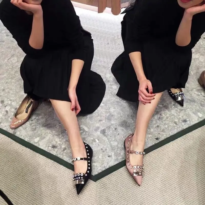 Fashion Women Pointed Toe Rivets  Flats Shoes