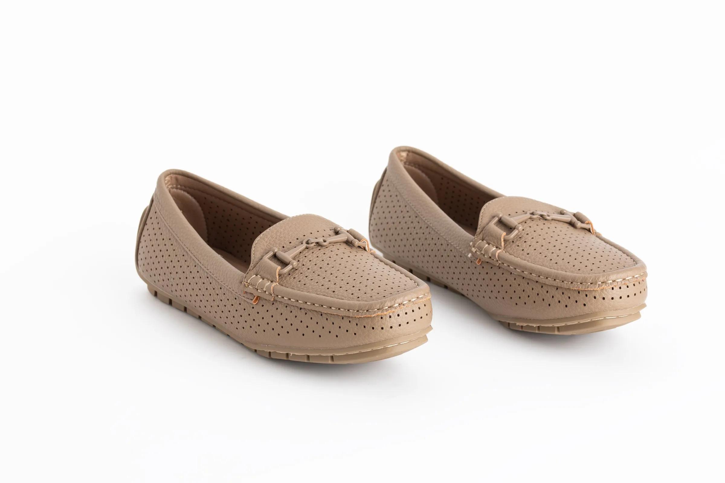 Flat shoe