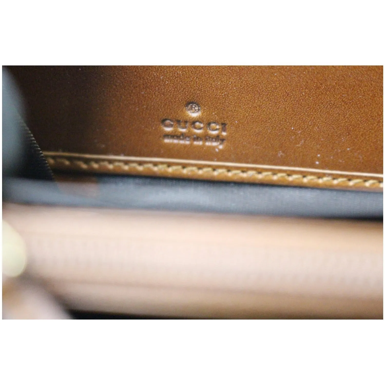 GUCCI GG Supreme Zip Around Wallet Beige 410102