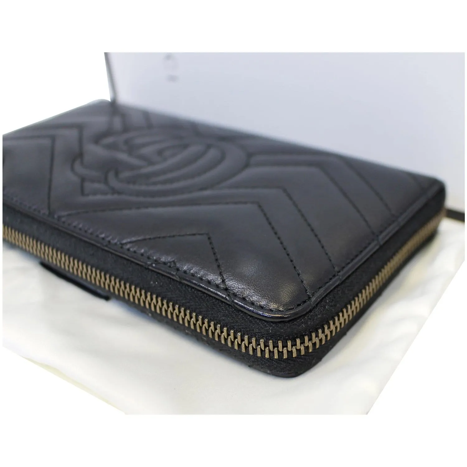 GUCCI Matelasse GG Marmont Zip Around Calfskin Wallet Black