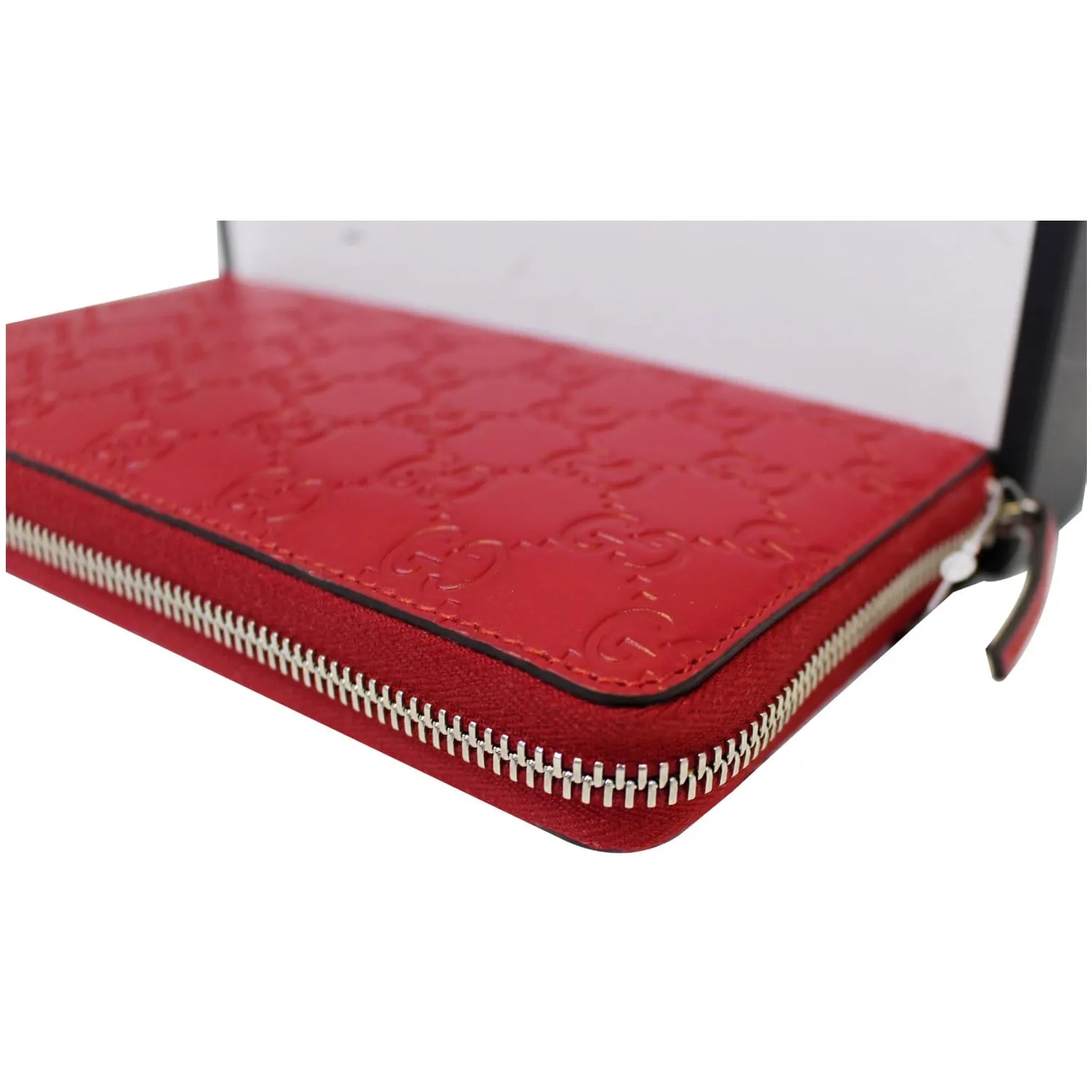 GUCCI Signature Continental Guccissima Zip-around Wallet
