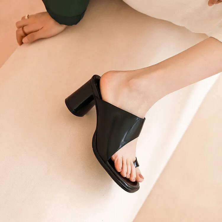 Ladies Leather Toe-Loop Block Heel Sandals