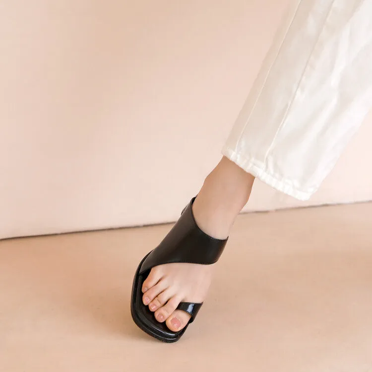 Ladies Leather Toe-Loop Block Heel Sandals