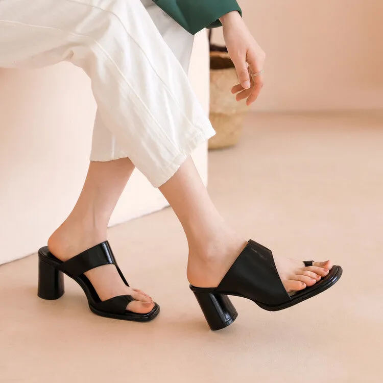 Ladies Leather Toe-Loop Block Heel Sandals