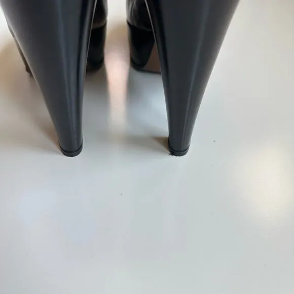 Marni Black Closed Toe Platform Heels size 10 (40)