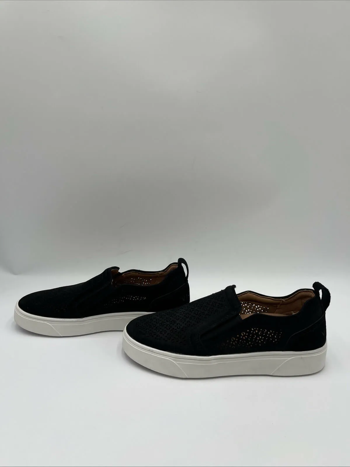 NWB Vionic Kimmie Women's Loafers Black Size 6M
