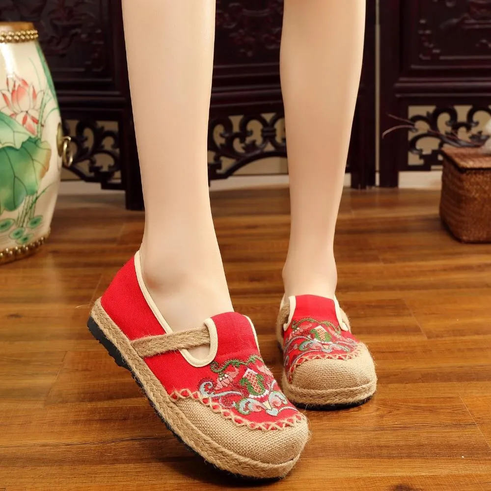Retro Totem Embroidered Women Handmade Linen Canvas Embroidered Loafers