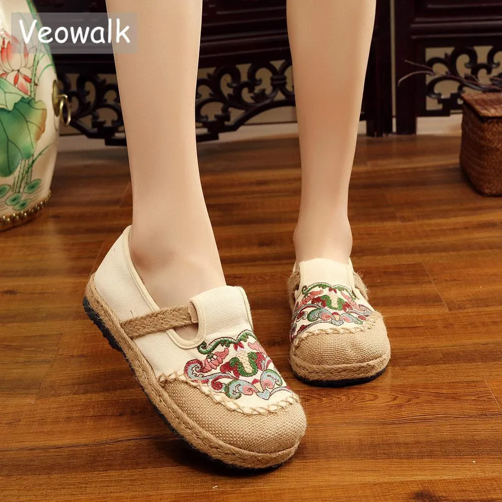 Retro Totem Embroidered Women Handmade Linen Canvas Embroidered Loafers