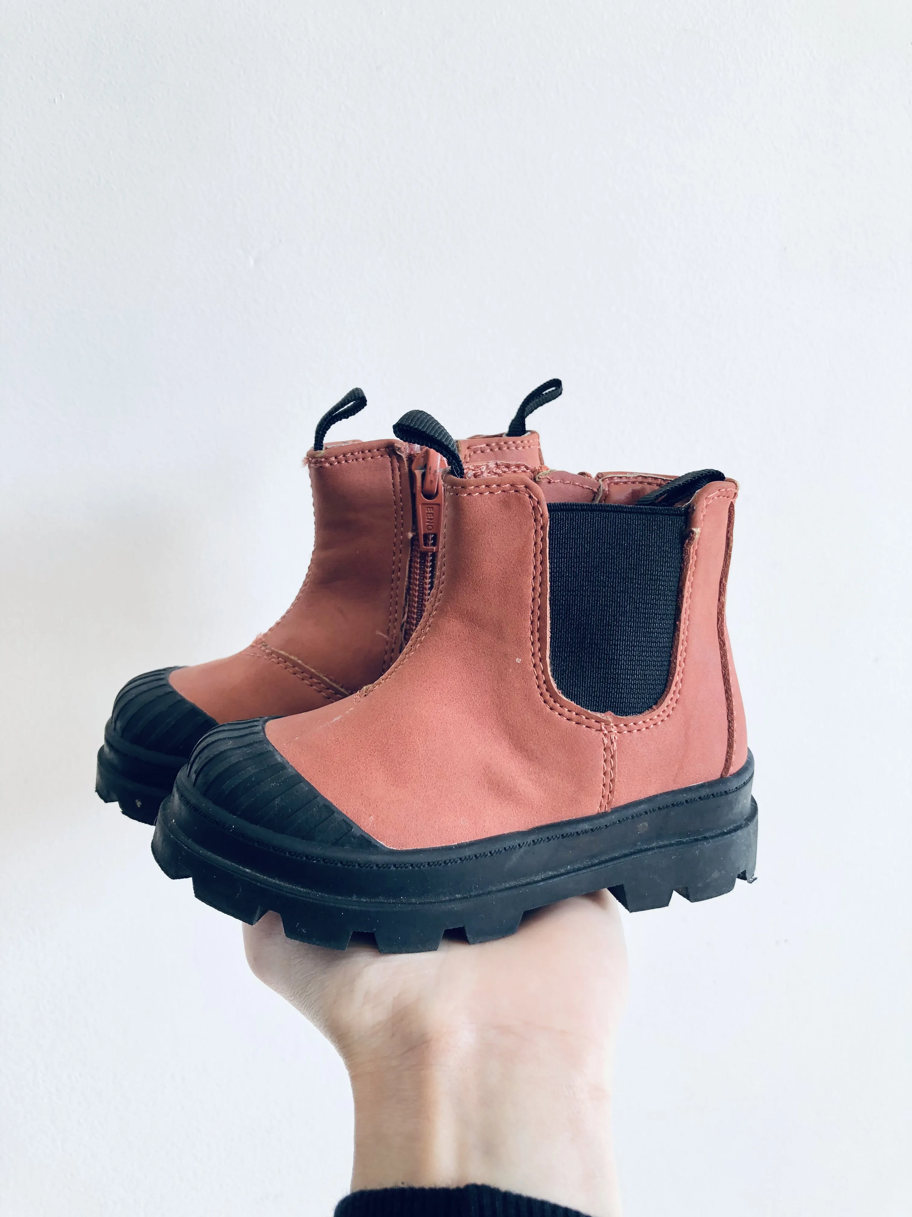 Side Zip Water Resistant Ankle Boots // 4-5 Toddler