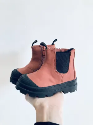Side Zip Water Resistant Ankle Boots // 4-5 Toddler