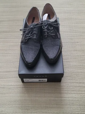 Tahari Leeza Lace-Up Oxfords size 9.5
