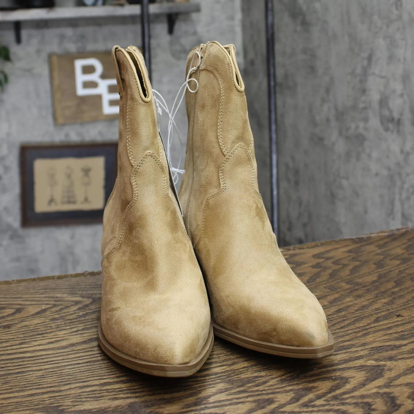 Universal Thread Womens Jacey Wide Width Western Ankle Boots Tan Brown 7.5W