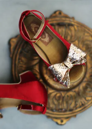 Valeria Heel in Red