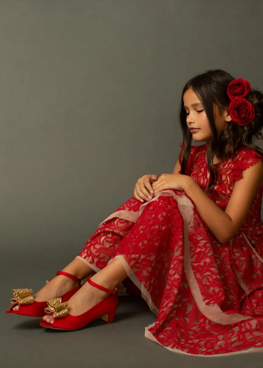 Valeria Heel in Red