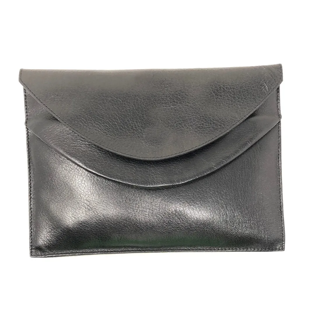 Vintage: Labagagerie black leather rounded flap clutch