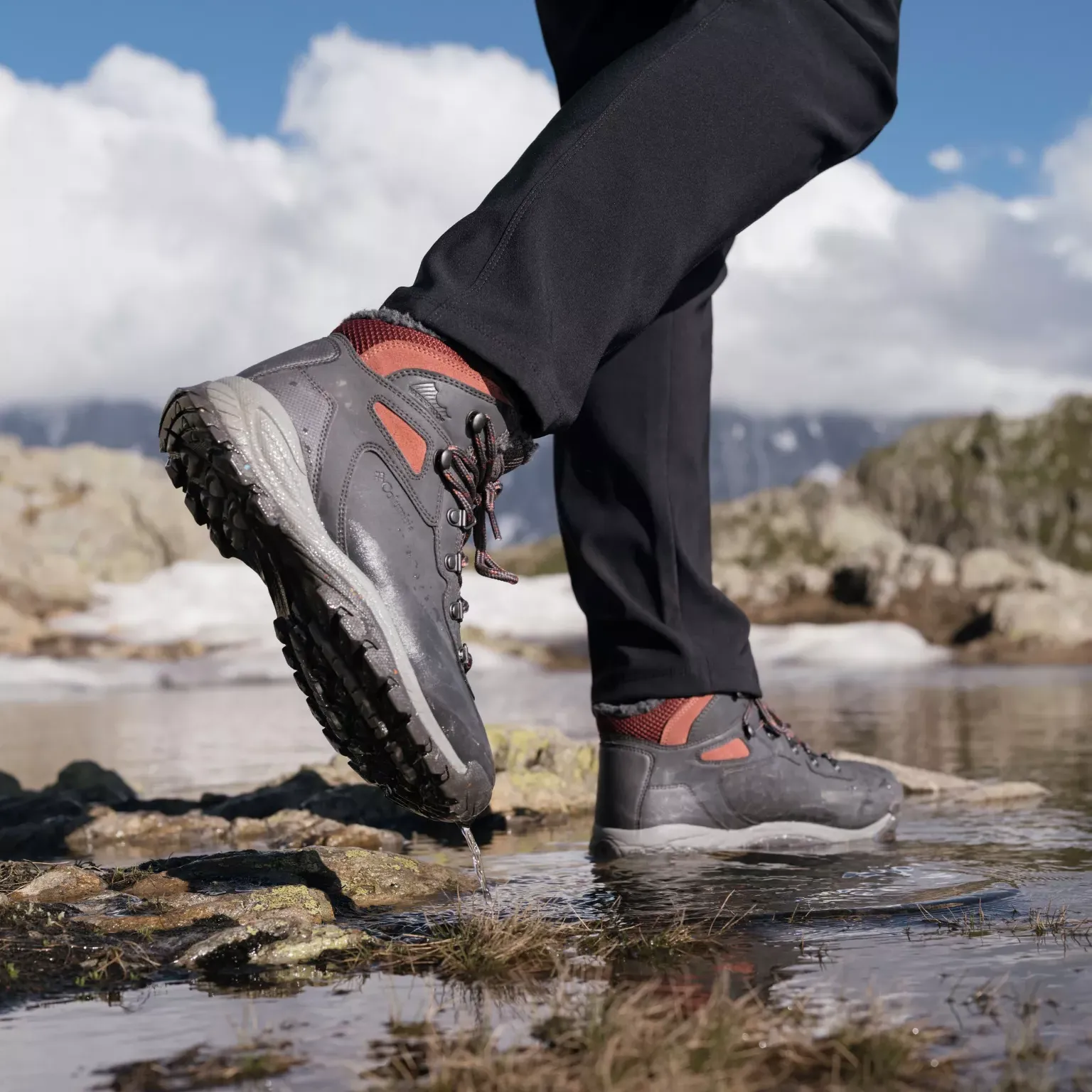 Women's Newton Ridge Waterproof Omni-Heat II